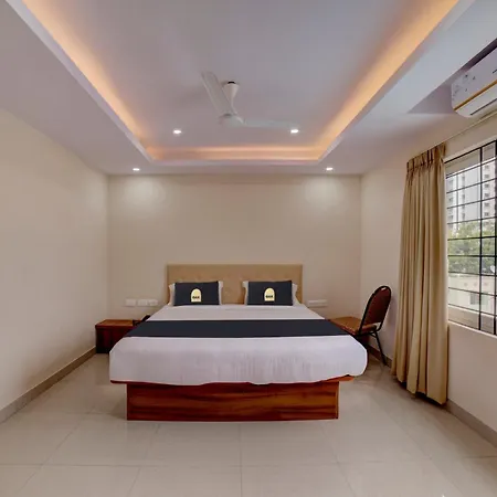 Townhouse Oak Ess Jay Hotel